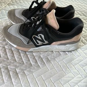 New balance 997H black pink and gray. Size 7.5
